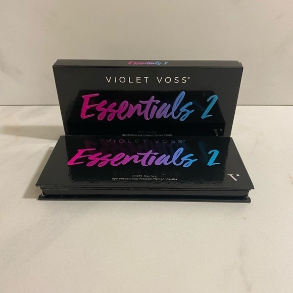 Violet Voss Essentials 2 eyeshadow palette - Picture 1 of 2